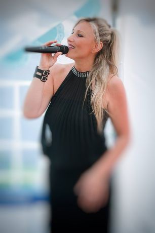Isa, chanteuse